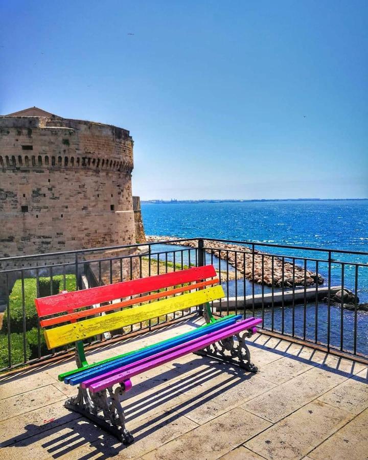 Al Molo Sant'Eligio Hotel Taranto Eksteriør billede