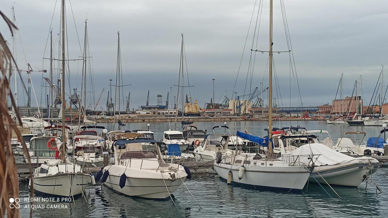 Al Molo Sant'Eligio Hotel Taranto Eksteriør billede