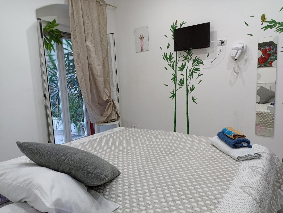 Al Molo Sant'Eligio Hotel Taranto Eksteriør billede