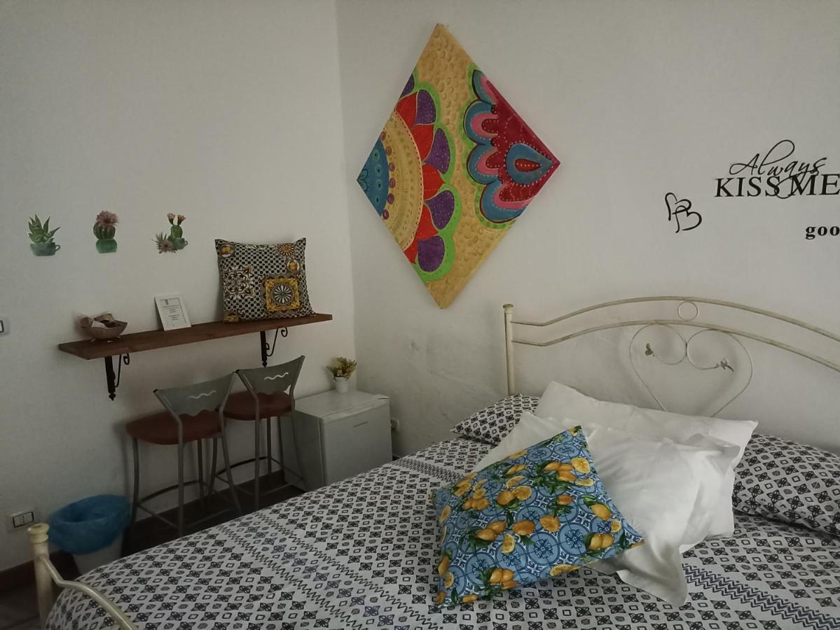 Al Molo Sant'Eligio Hotel Taranto Eksteriør billede