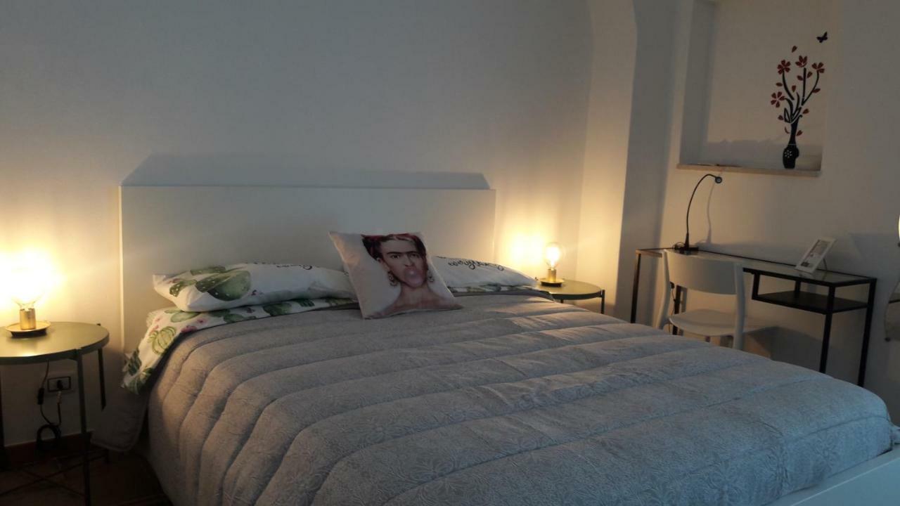 Al Molo Sant'Eligio Hotel Taranto Eksteriør billede