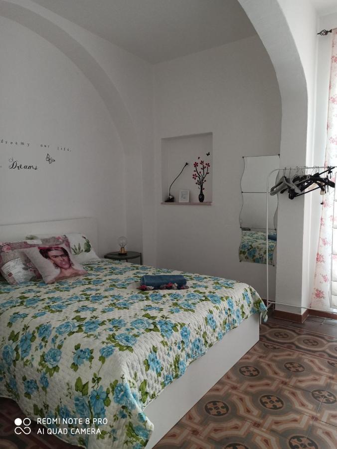 Al Molo Sant'Eligio Hotel Taranto Eksteriør billede